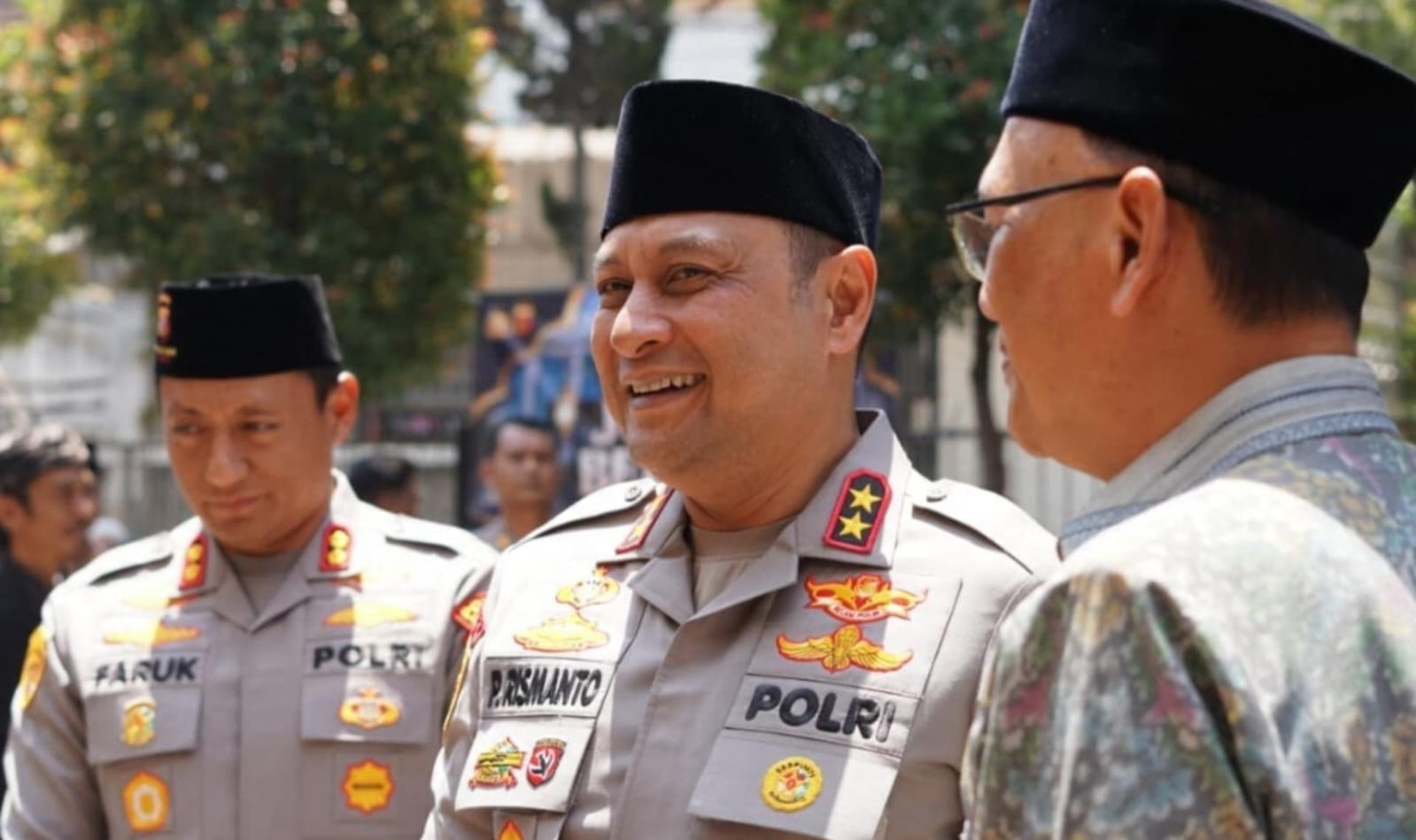 Kapolda Jabar Turun Langsung Dekati Warga Lewat Jumat Keliling, Pesan Kamtibmas Menggema di Cimahi