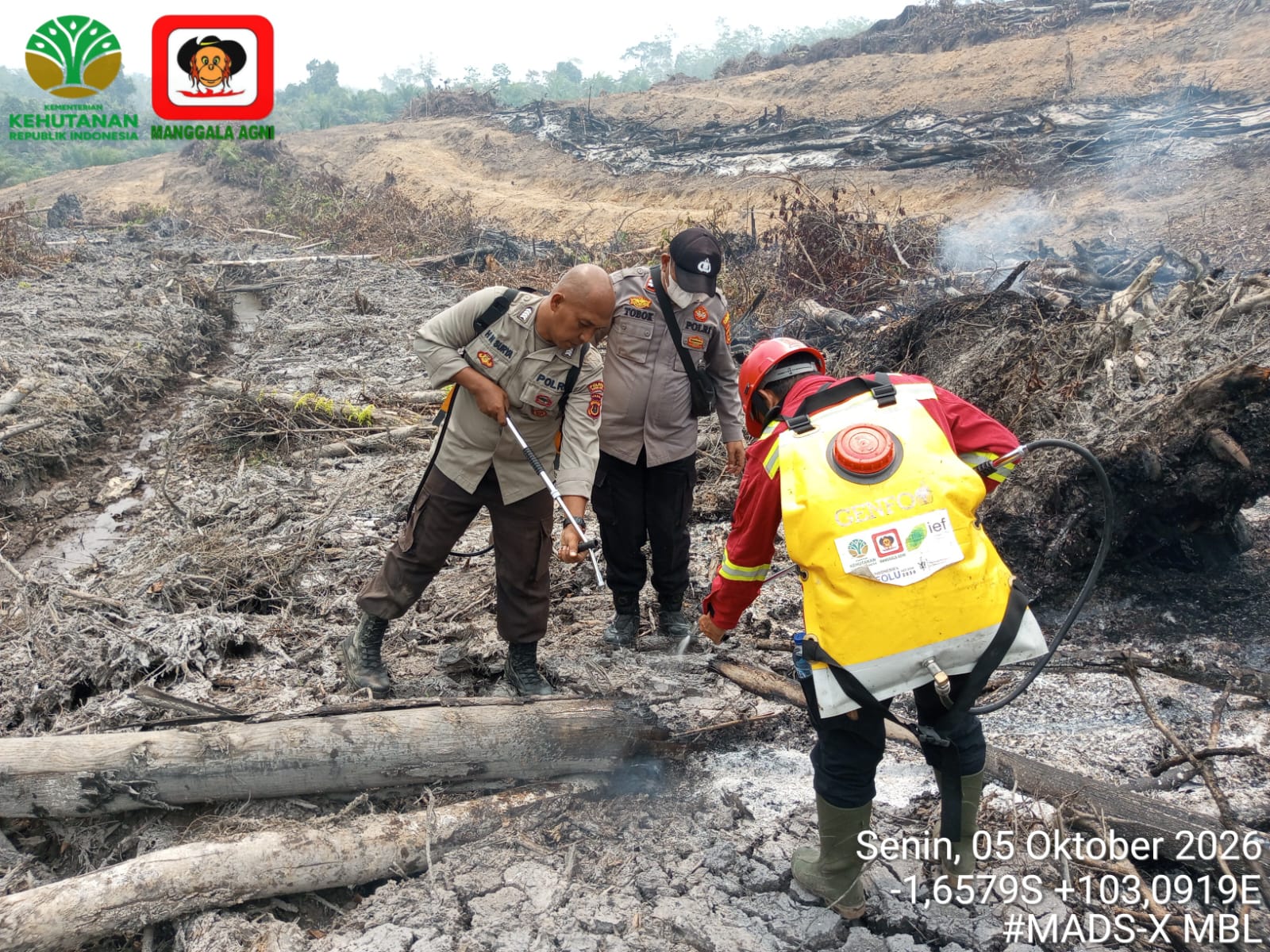 Tim Gabungan Padamkan Hotspot di Desa Pelayangan Batanghari, Luas Lahan Terbakar ±0,8 Hektare