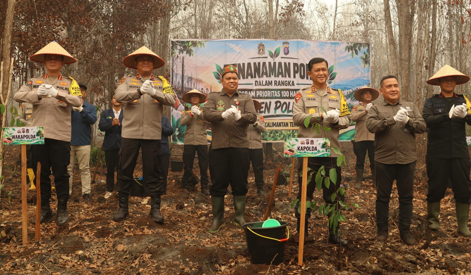 Pulihkan Lahan Bekas Terbakar, Polda Kalteng Wujudkan Green Policing Dengan Tanam 500 Bibit Pohon Be