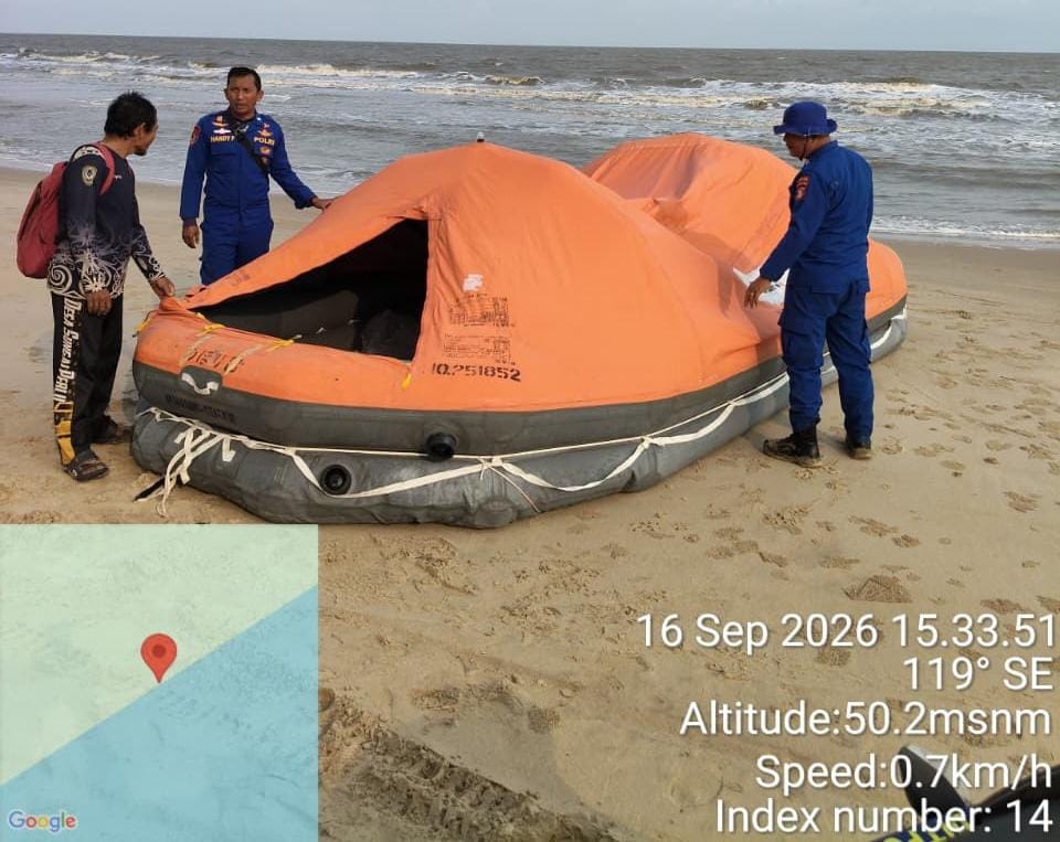 Dramatis, Ditpolairud Polda Kalteng Temukan 5 Liferaft Diduga Milik KM Virgo Transport 8 di Perairan