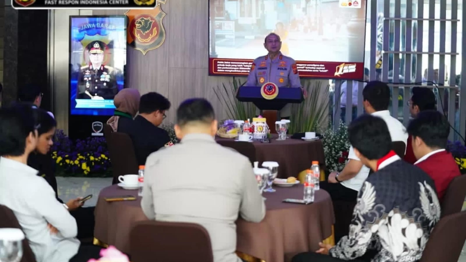 Polda Jabar dan Mahasiswa Bersinergi, Kapolda Kenalkan Gerakan “Jaga Rawat Jawa Barat”