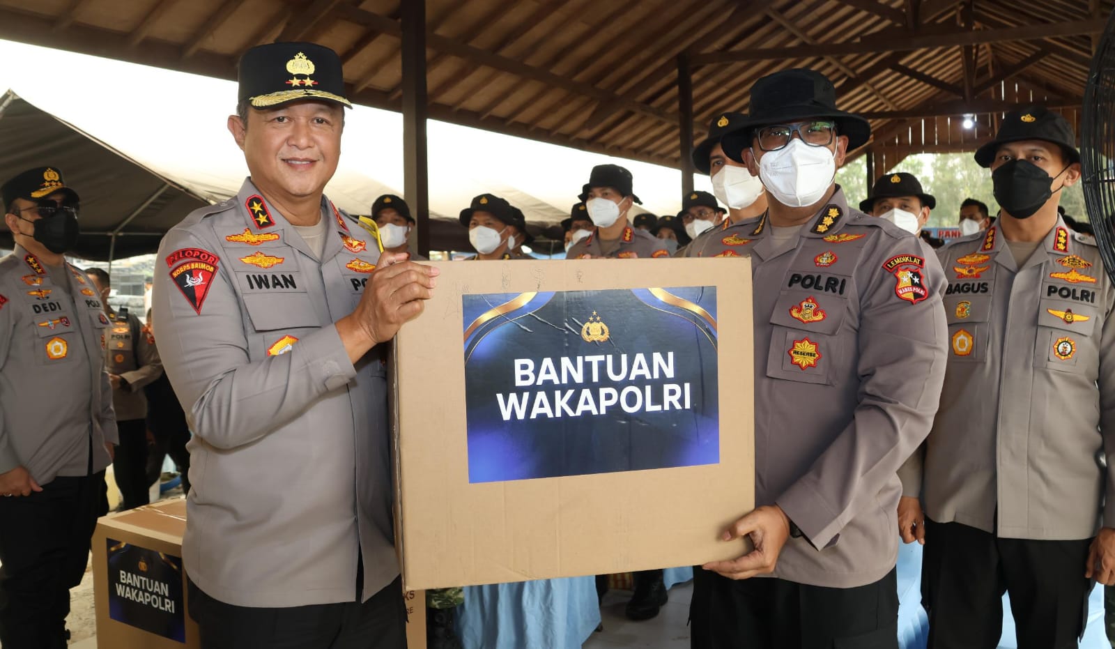 Peduli Kesehatan Anggota, Wakapolri Berikan Bantuan Masker untuk Satgas Karhutla