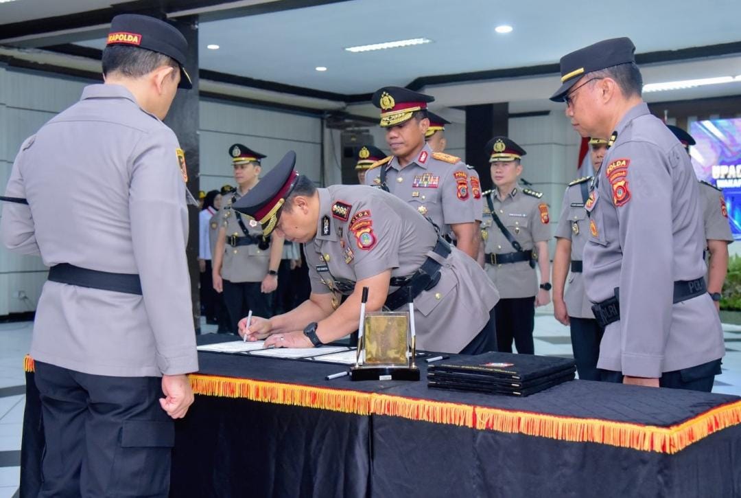 Rotasi Jabatan Polda Gorontalo, Kapolda Irjen Pol. Widodo Pimpin Sertijab Wakapolda Baru hingga Tiga