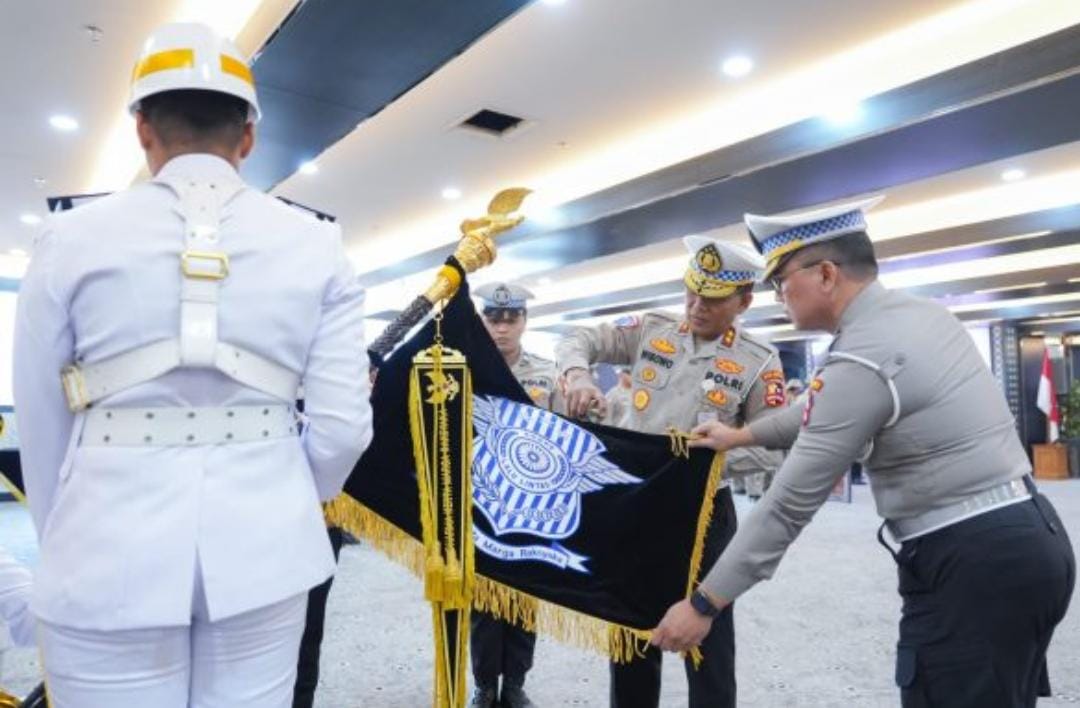 Jelang HUT ke-71 Lalu Lintas Bhayangkara, Kakorlantas Polri Pimpin Upacara Pencucian Pataka Dharmake