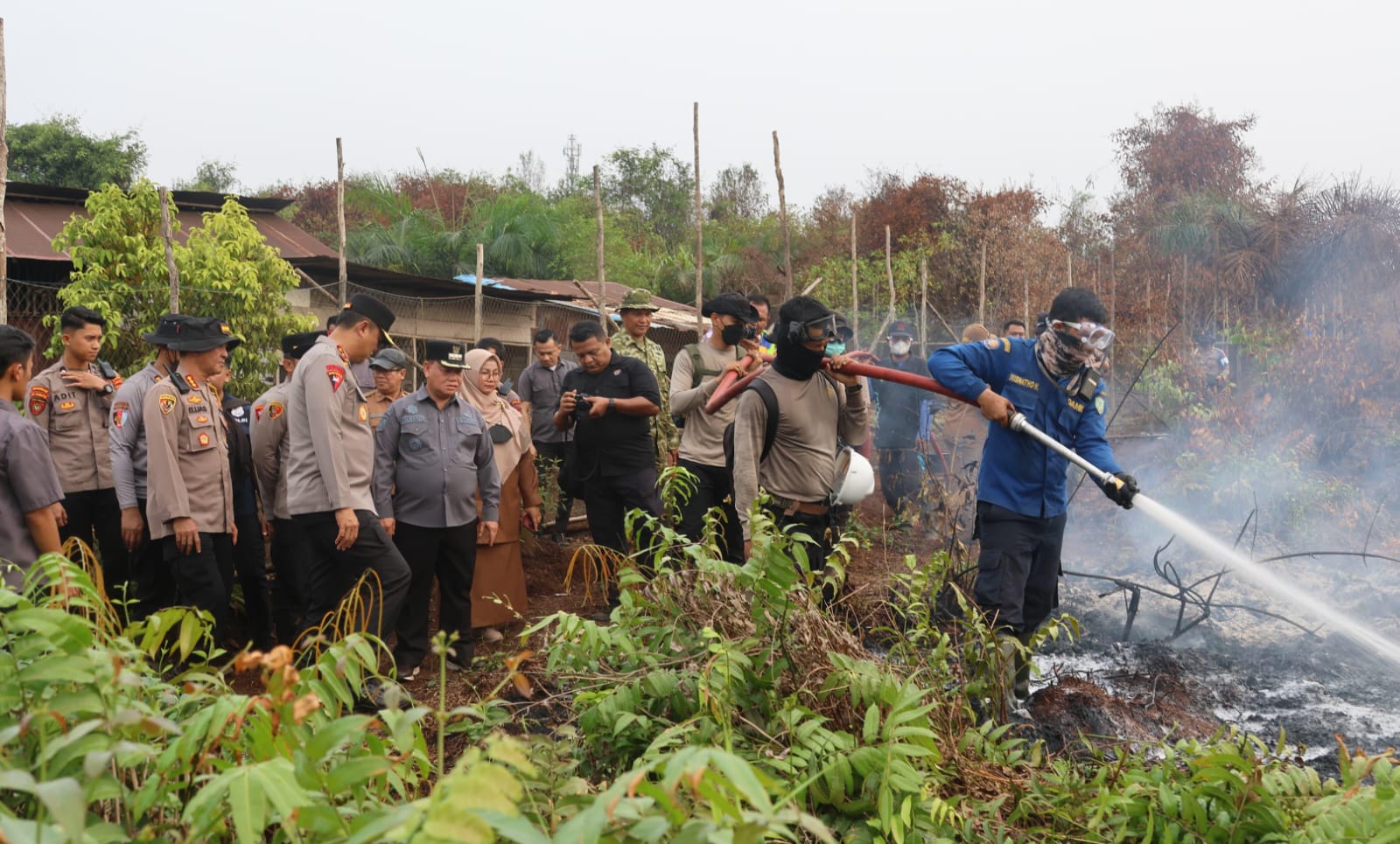 Kunjungi Posko BPBD Kotim, Kapolda Kalteng Tekankan Tingkatkan Patroli dan Deteksi Dini Karhutla