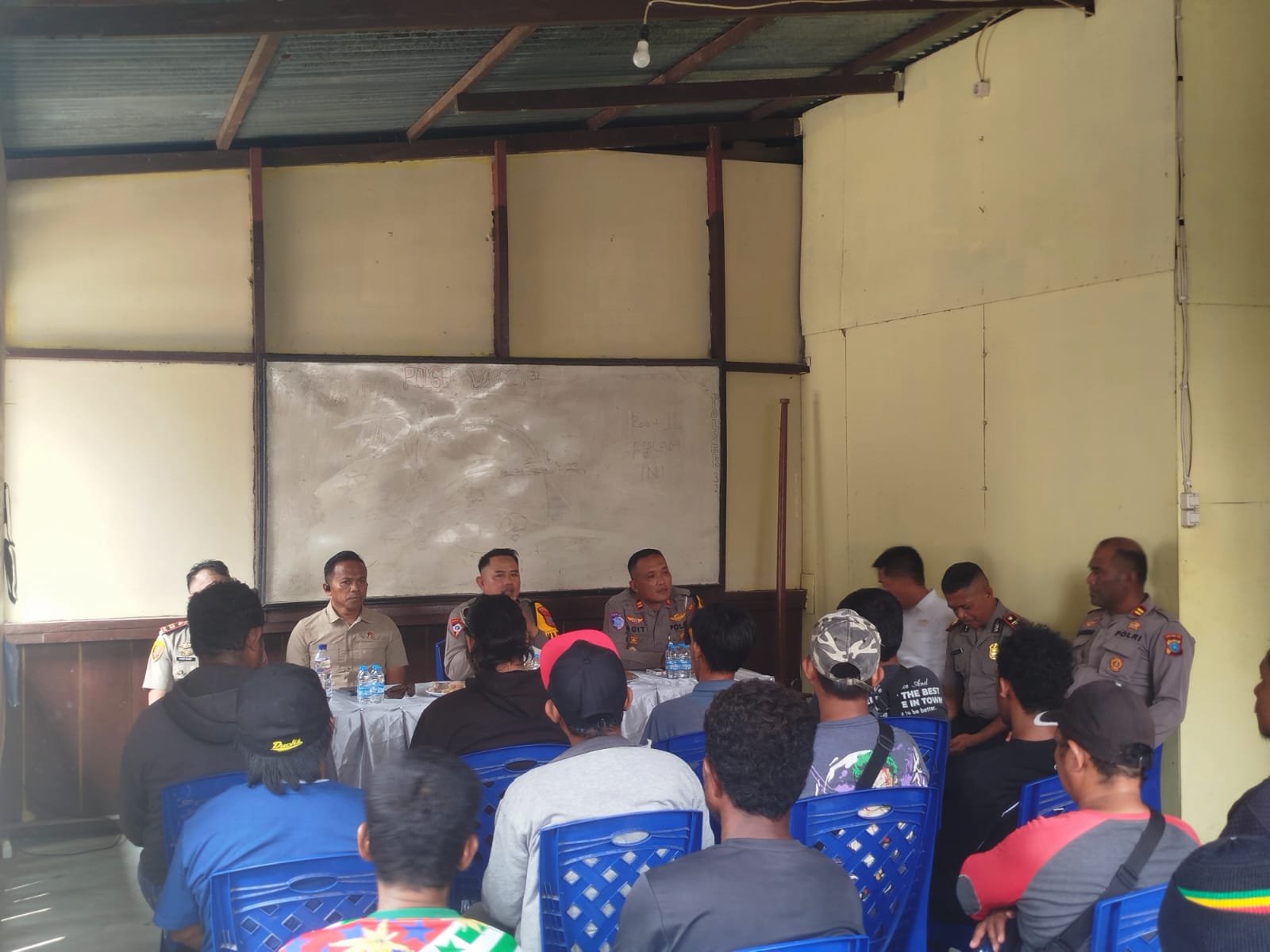 Bangun Sinergi dengan Tokoh Masyarakat, Polres Raja Ampat Gelar Penyuluhan Harkamtibmas dan Bagi Sem