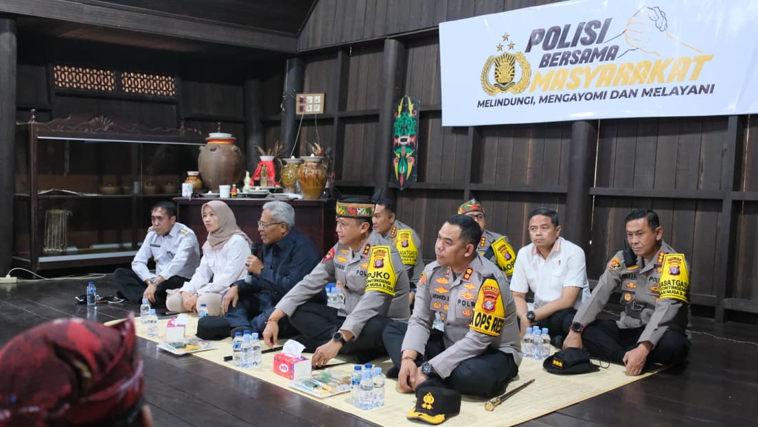 Kumpul Bareng Masyarakat Desa Pasir Panjang, Kapolda Kalteng Serap Aspirasi Warga dari Karhutla hing