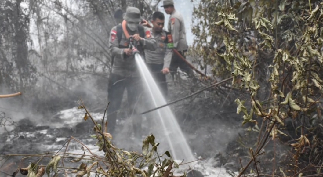 Polri Gerak Cepat Dukung Pemadaman Karhutla Sumsel dengan Formula X-Fire